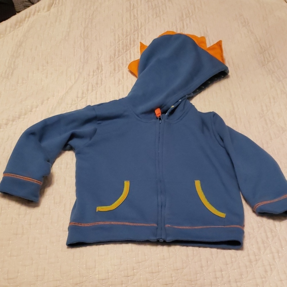 Le top dinosaur / spiked hoodie sweatshirt size 3T